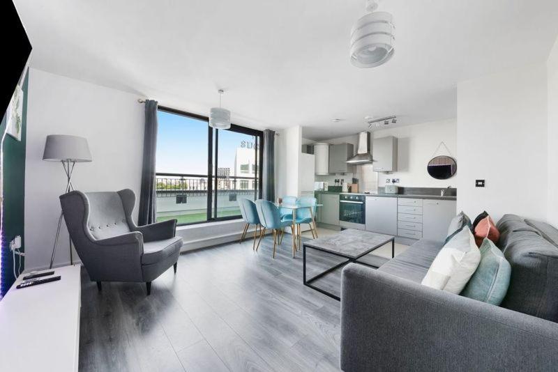 דירות לונדון Penthouse W/ Hot Tub Near Stratford, Westfield מראה חיצוני תמונה